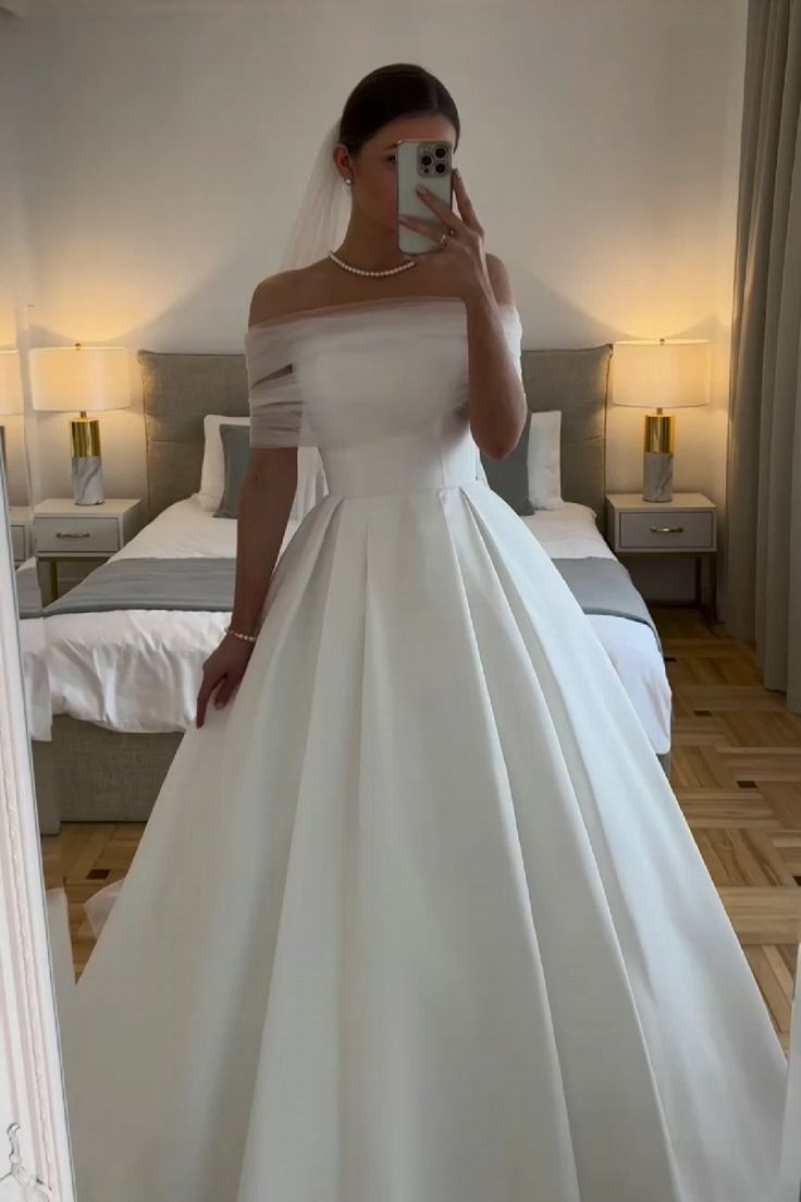 Simple Ball Gown Puffy Wedding Dress Bridal Gown cg25207