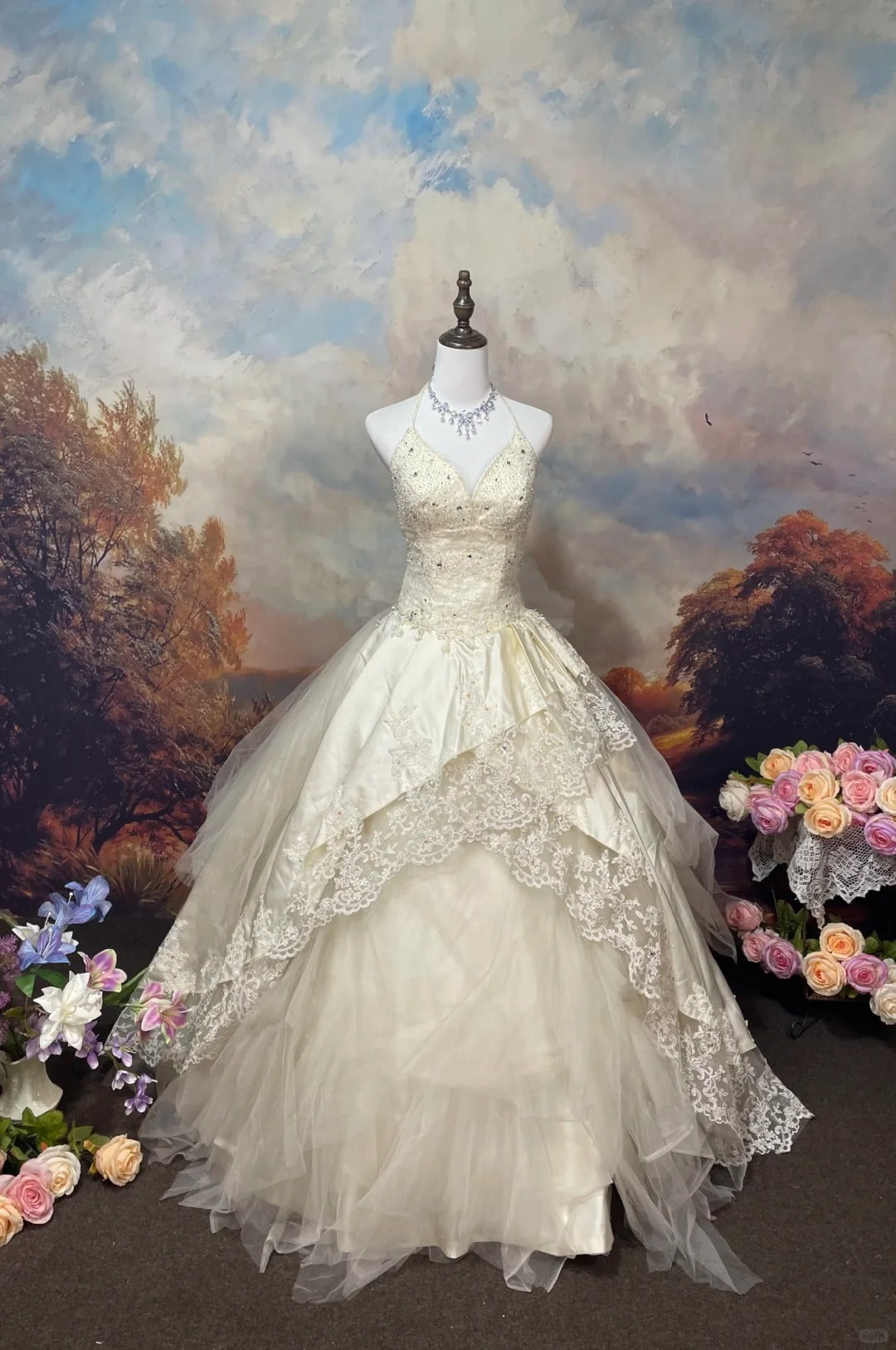 A Line Tulle Lace V Neck Wedding Dresses, Sleeveless Party Gowns cg25564