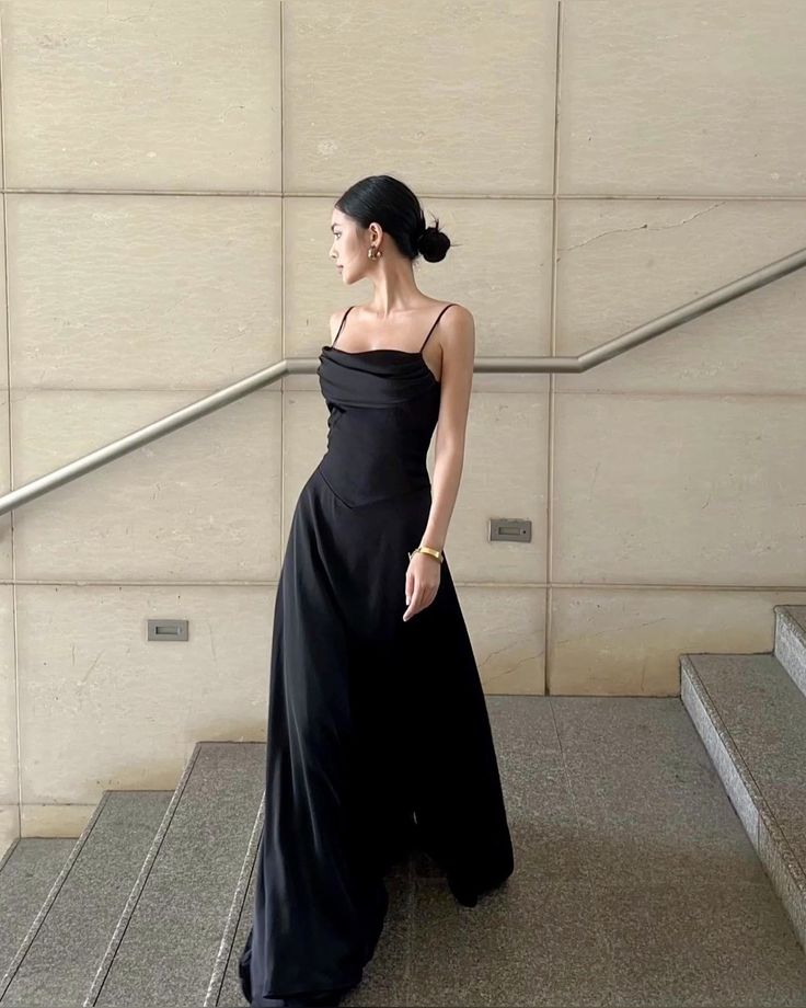 Spaghetti Straps Black A Line Long Prom Dresses cg25147