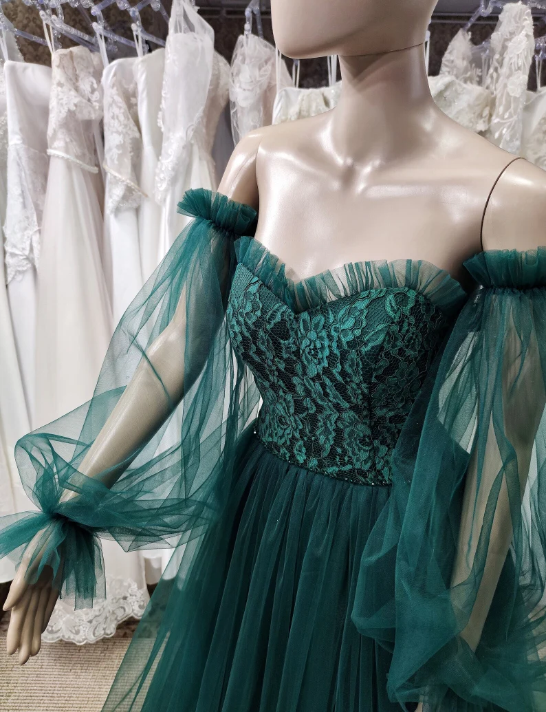 Pretty Green Lace Prom Dresses Puff Long Sleeves Off The Shoulder Lace Appliques Tulle Ball Gown cg24134