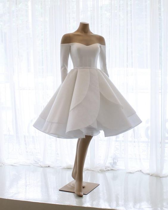 Short Prom Dresses Ruffle Ball Gown With Long Sleeves cg15964