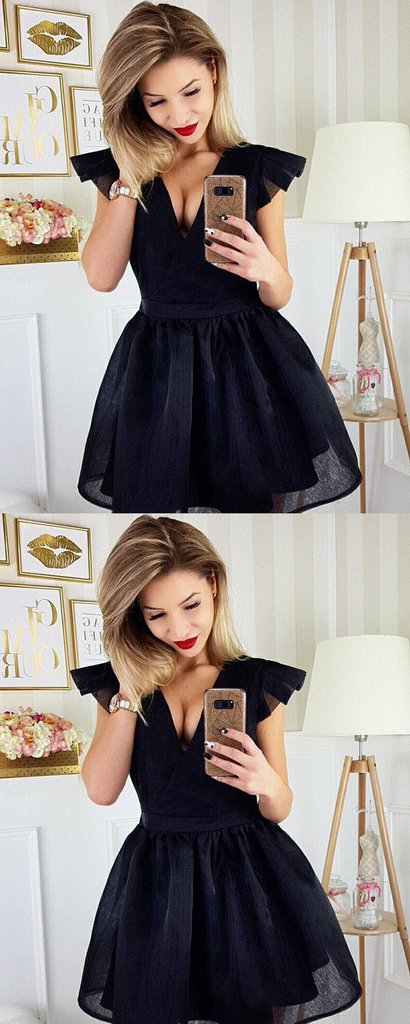 A-Line V-Neck Sleeveless Black Tulle Short Homecoming Dresses cg1657