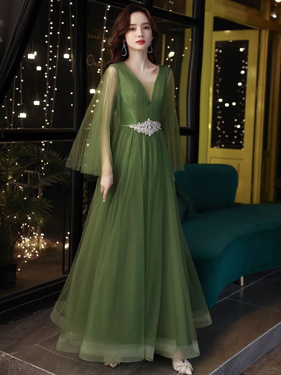 Green evening dress, new style, elegant puffy temperament prom dress,custom made        cg23160